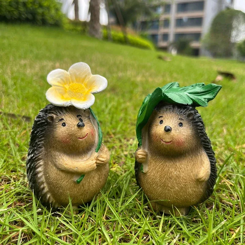 

Zen Garden Style Desktop Decoration Cute Hedgehog Resin Statues Universal for Cars, Home & Offices
