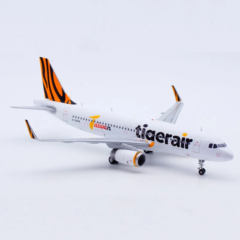 Xx20275 liga avião colecionável presente jc asas 1:200 tigerair taiwan airbus a320 diecast aeronave jet modelo B-50018 com suporte