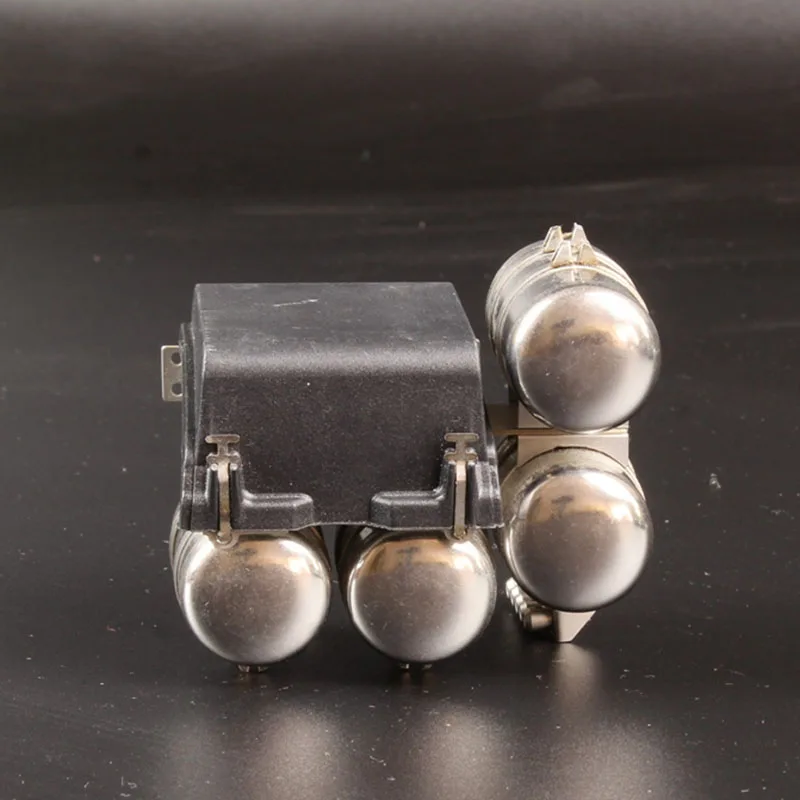 Accessori di aggiornamento del serbatoio del gas della scatola della batteria di simulazione del metallo in scala 1:14 per camion Tamiya RC SCANIA R730 R620 R470