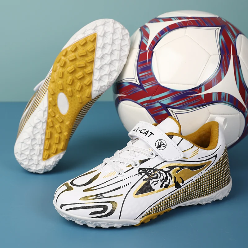 

Boys and girls indoor social soccer shoes futsal professional children's soccer shoes sports shoes men's soccer field boots