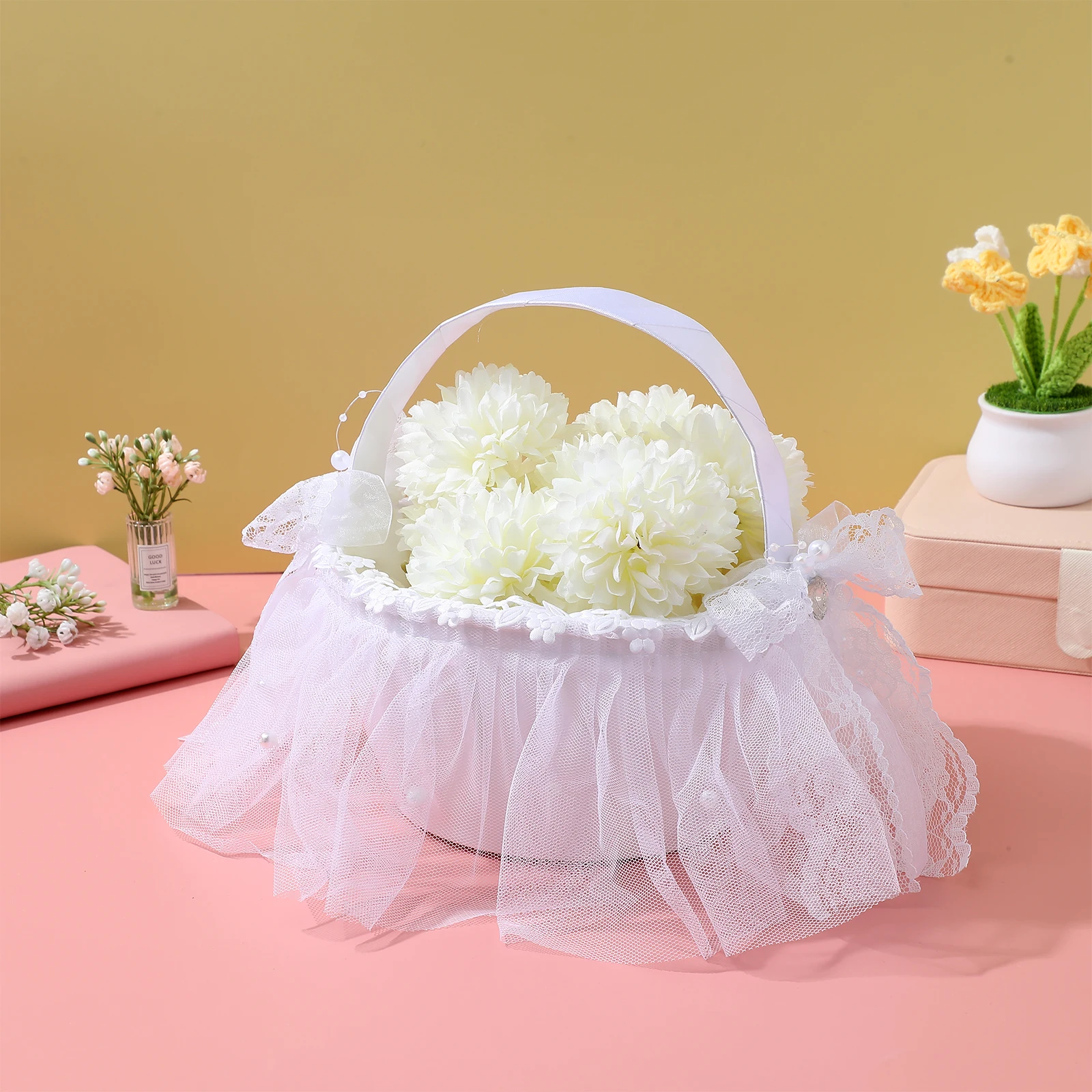 

Lace Flower Girl Basket Satin Rhinestone Pearls Elegant Wedding Decor Baskets for Bridal Shower Banquet Events Hold Flowers