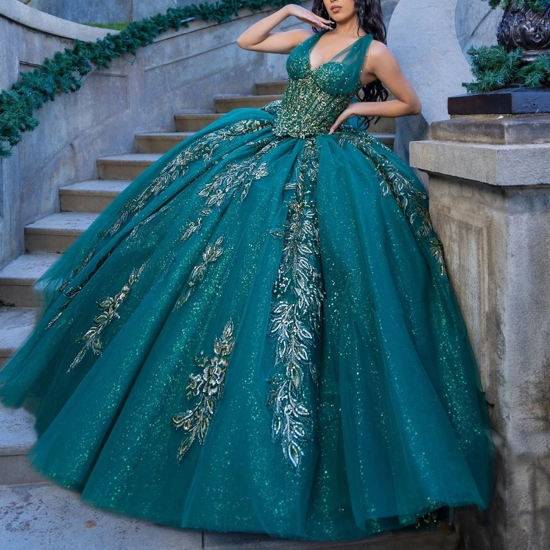 

Emerald Green Tassel Ball Gown Quinceanera Dresses Off The Shoulder Sequined Appliques Lace Beads Vestidos De 15 Años Sweet 16