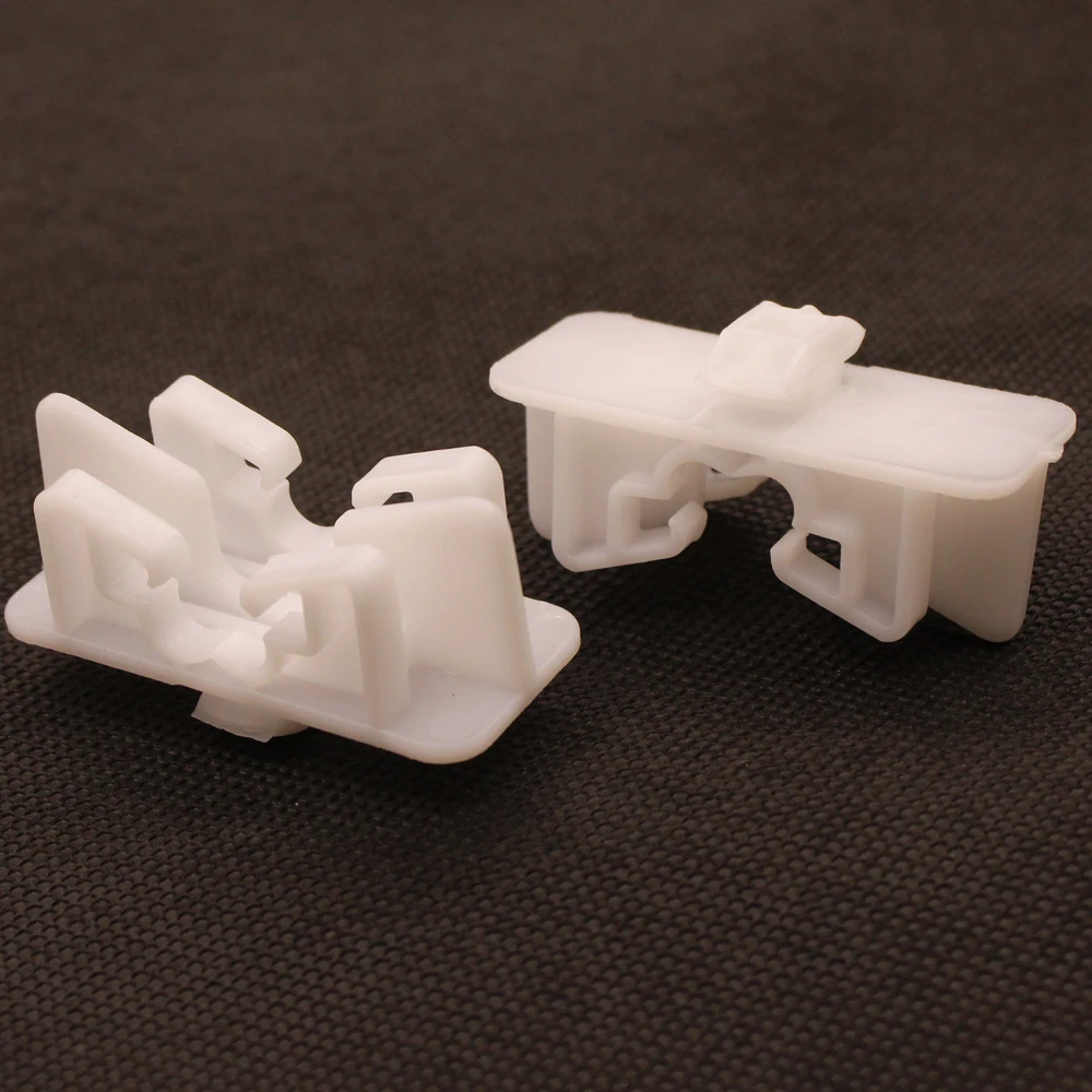 2Pcs For Ford 18 Year Ecosport 09/10/11/12 Year Fiesta Car Headlight Support Bracket Base Clips Plastic Fastener Clip