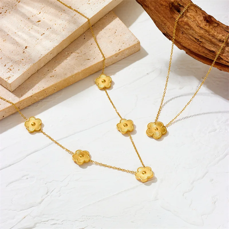Women's High-Quality Plum Blossom Five Leaf Flower Bracelet Necklace