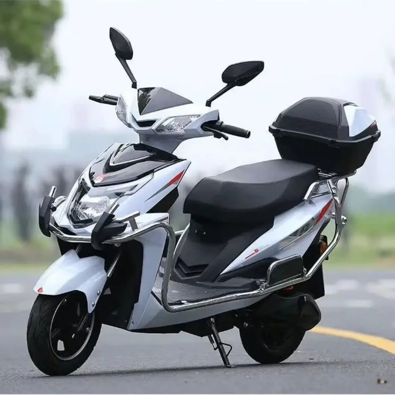 Stock 1500W 3000w Fast Speed Motorcycle with Trunk Disk Brake 60km/h Climbing in Mountainous Area Adult Delivery