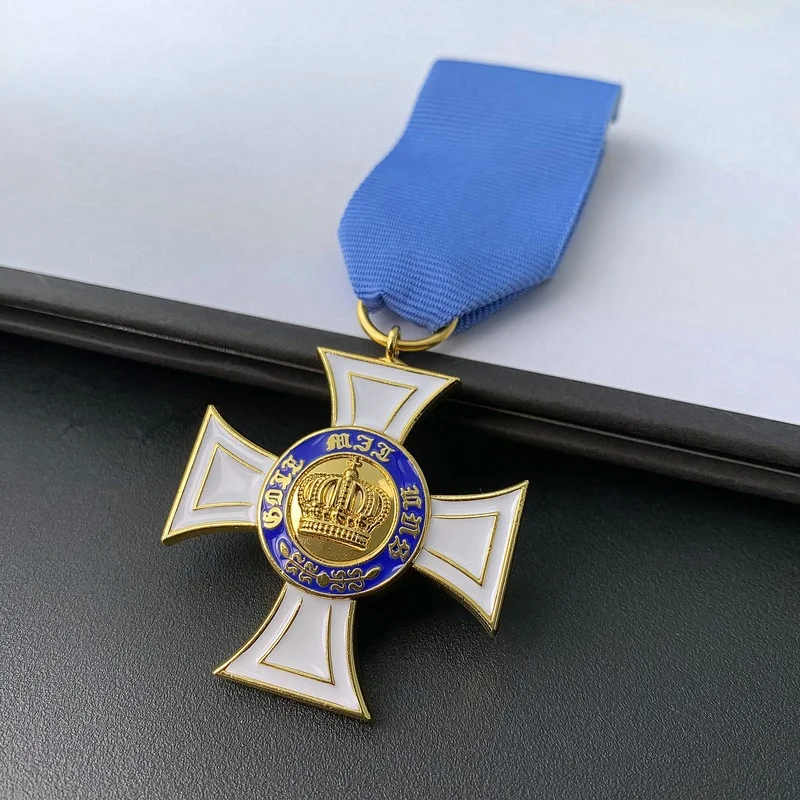 Prussian Cross Medal Knight-level Large Crown Cross Badge German Brooch Ribbon Necklace Pins Decoration Crafts Tin Box Package