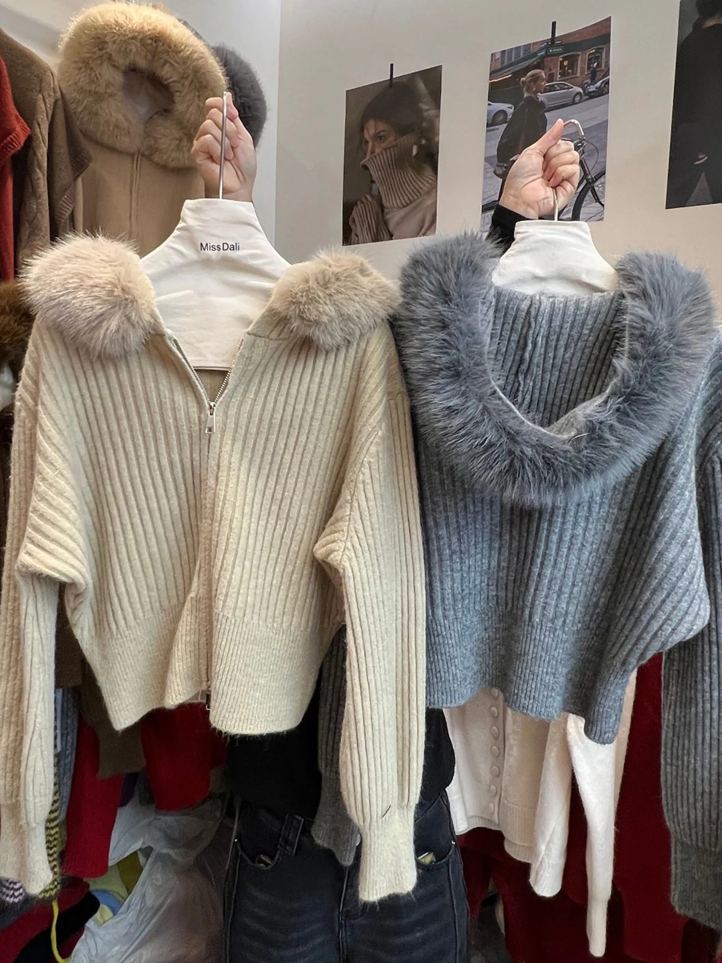 

Winter New Sle Women's Knitted Fur Coat with Zipper And Hat Small Size Sweater Jaet Soft Korean Loose Fit Commute Sle