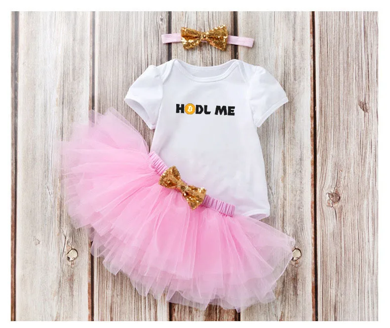 Hold Me Mom and Daughter Matching Clothes Funny Baby Coin Baby Shirt  Mom and Daughter Matching Shirt Letter Fashion 2022 M