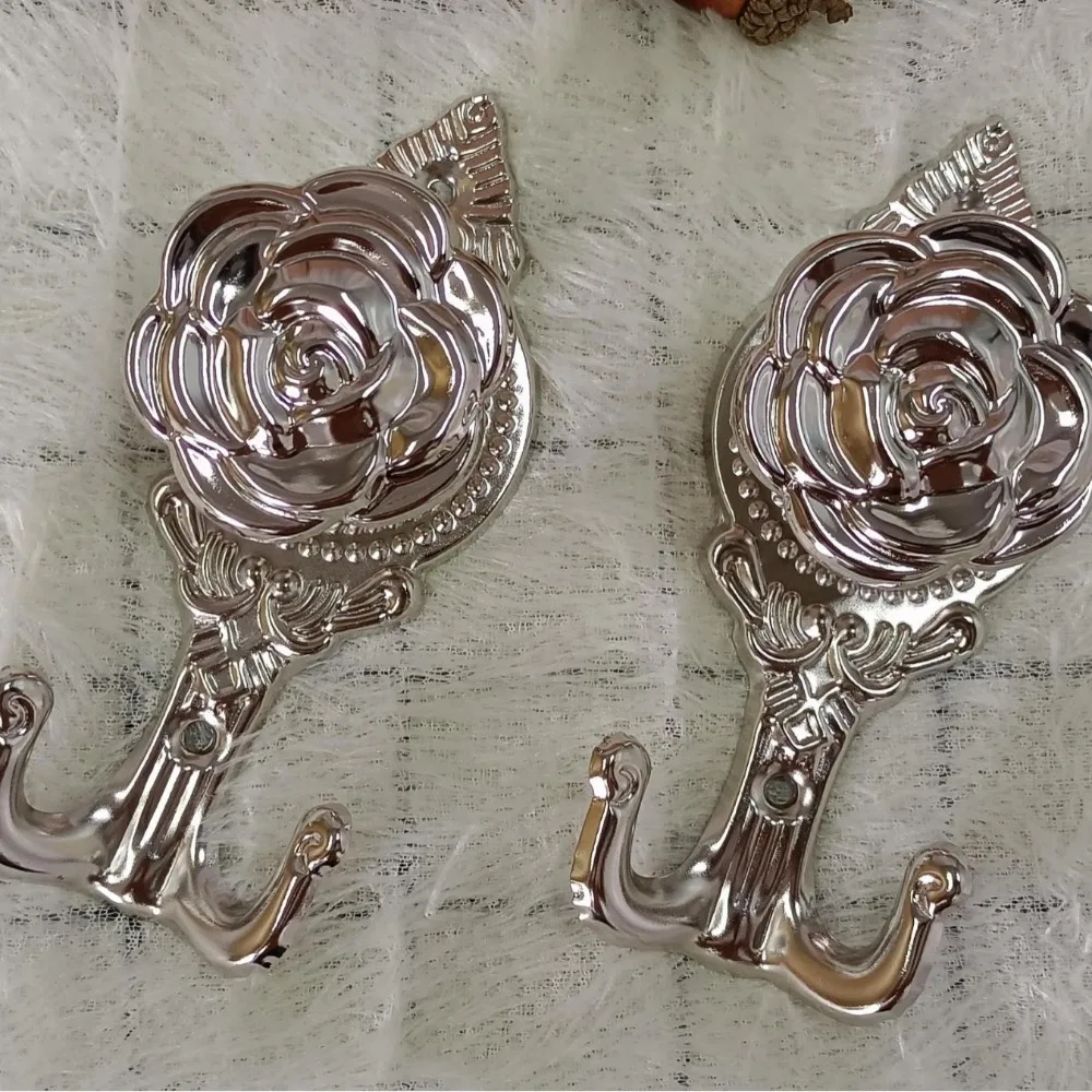 1 Pair Metal Material Curtain Holdback Wall Mounted with Screw Rose Curtain Hook Multifunctional Rose Design Window Holder