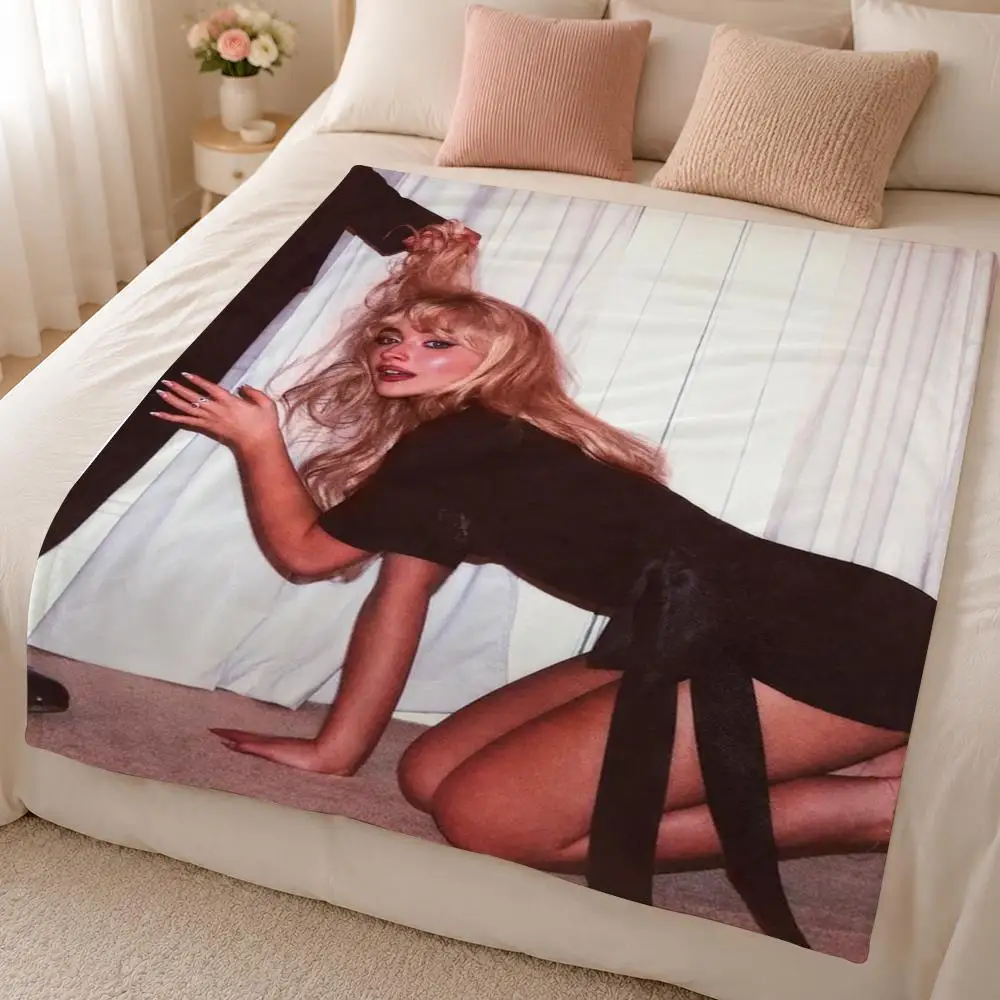 Music S-Sabrina Carpenter American Pop Singer Throw 320g Soft Flannel Fleece Throw Blanket Cover Sofa Bed Dorm Nap
