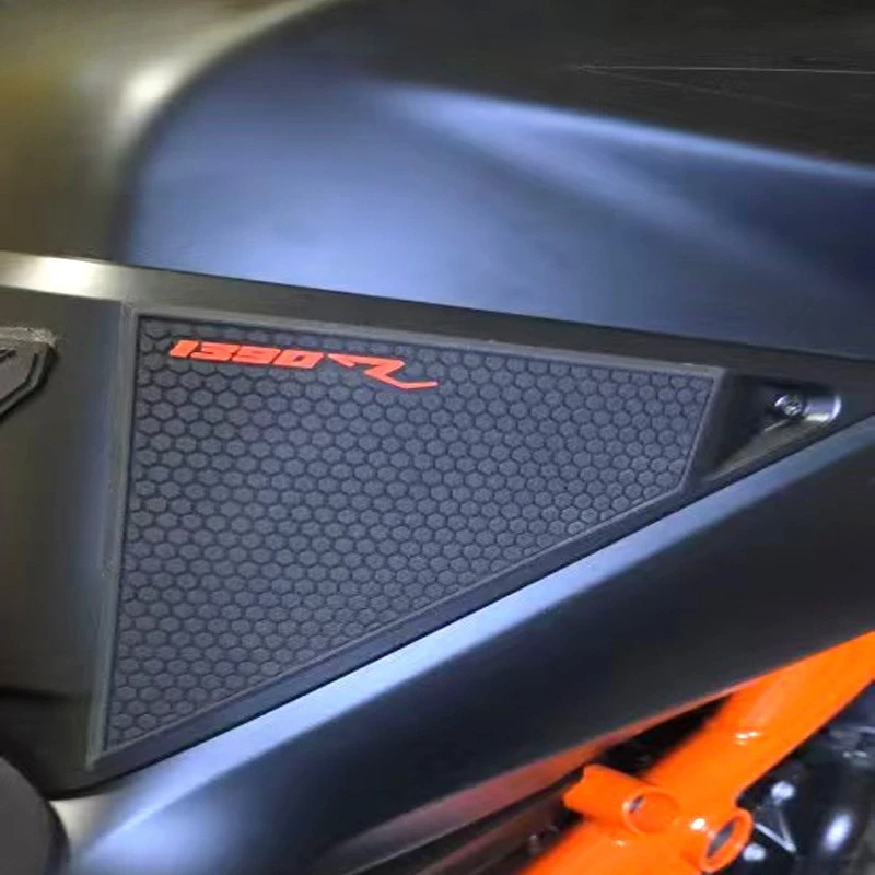 For 1390 Super Duke R 2024 Fuel Tank Stick Motorcycle Anti slip sticker Tank Traction Pad Side Knee Grip Protector accessories