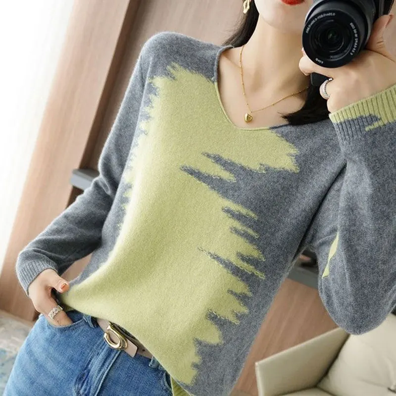 Fashion Contrasting Colors Patchwork Sweaters Female Clothing Elegant V-Neck Loose Spring Autumn New Long Sleeve Knitted Jumpers