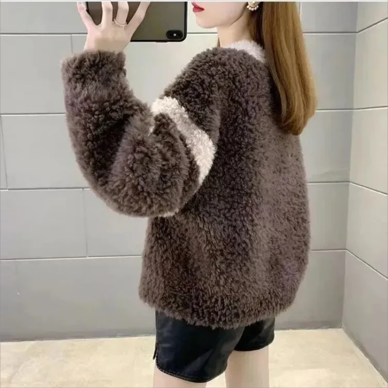 Schapen-Achtige Shearling Coat Vrouwen 2024 Winter Wew Korte Kleine Top Coat Imitatie Lamswol Korrelige Fleece Korte Jas