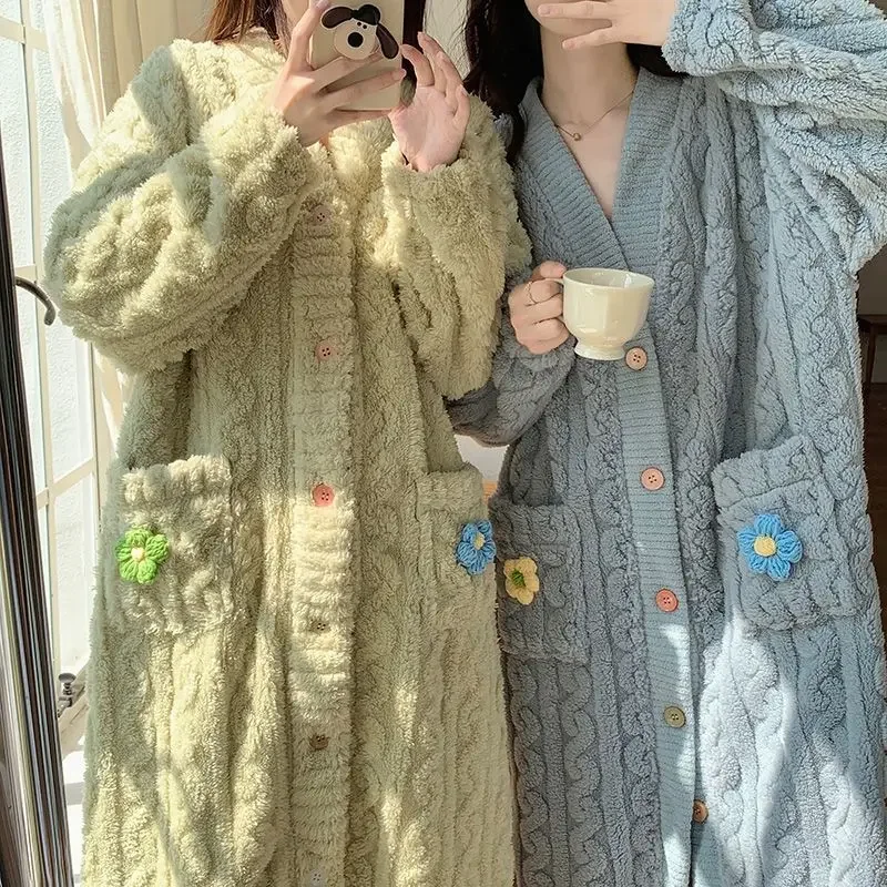 Big Size Nightgown Flannel Robe Warm Bathrobe Women Long Sleeve Long Robe Thick Loungewear Flower Coral Fleece Cardigan