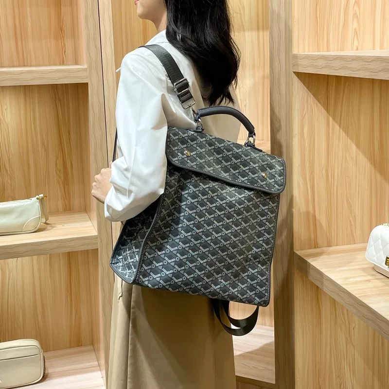 

Versatile Quilted Chain Bag, Detachable Shoulder Strap, Polished Accents, Effortless Summer Style, New 2026