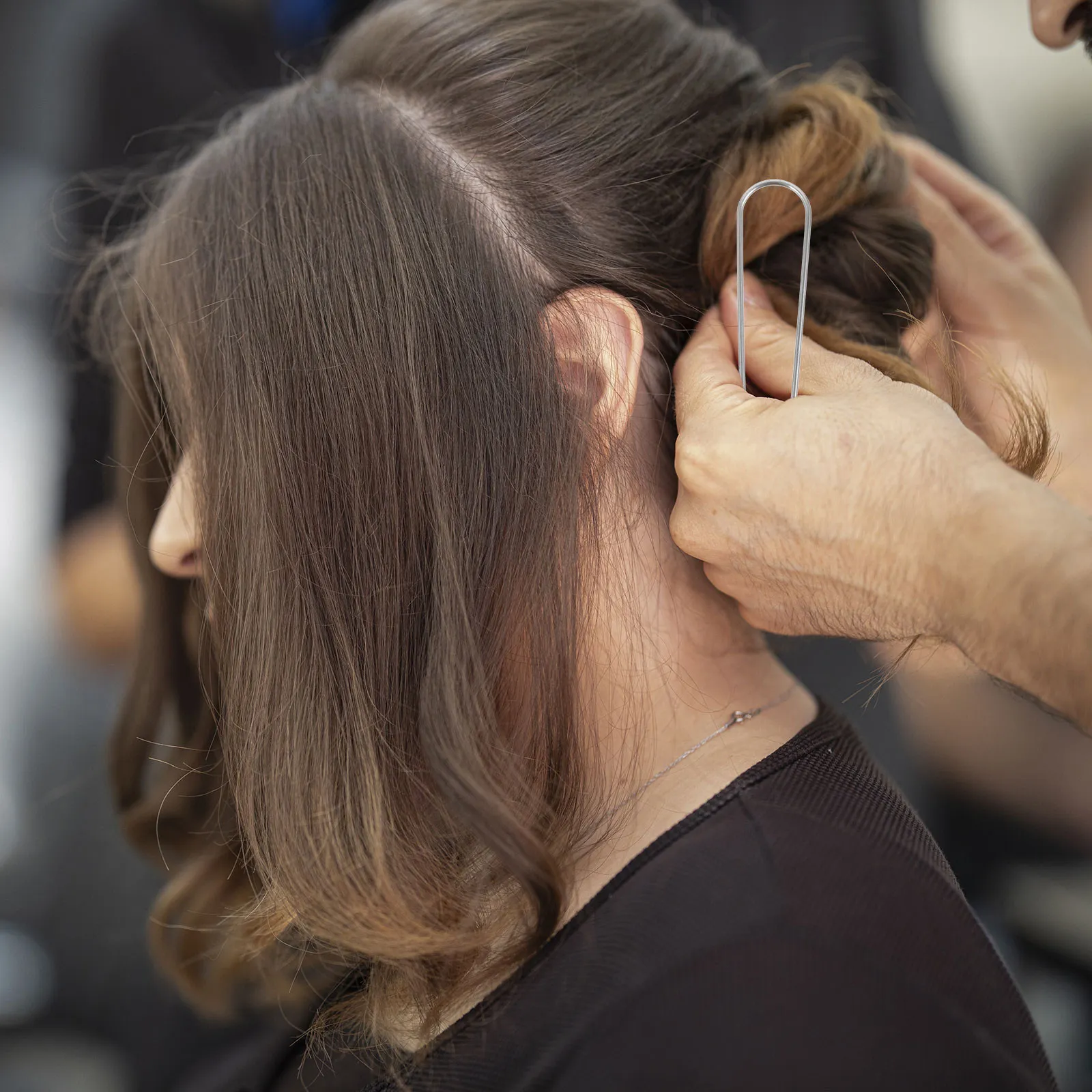 60個入り-ヘアカーラー用クリップ-u字型-ホットローラー用クランプ-耐熱性-電気式カーラー用-ローラー-サロンやご自宅での使用に最適-中サイズ