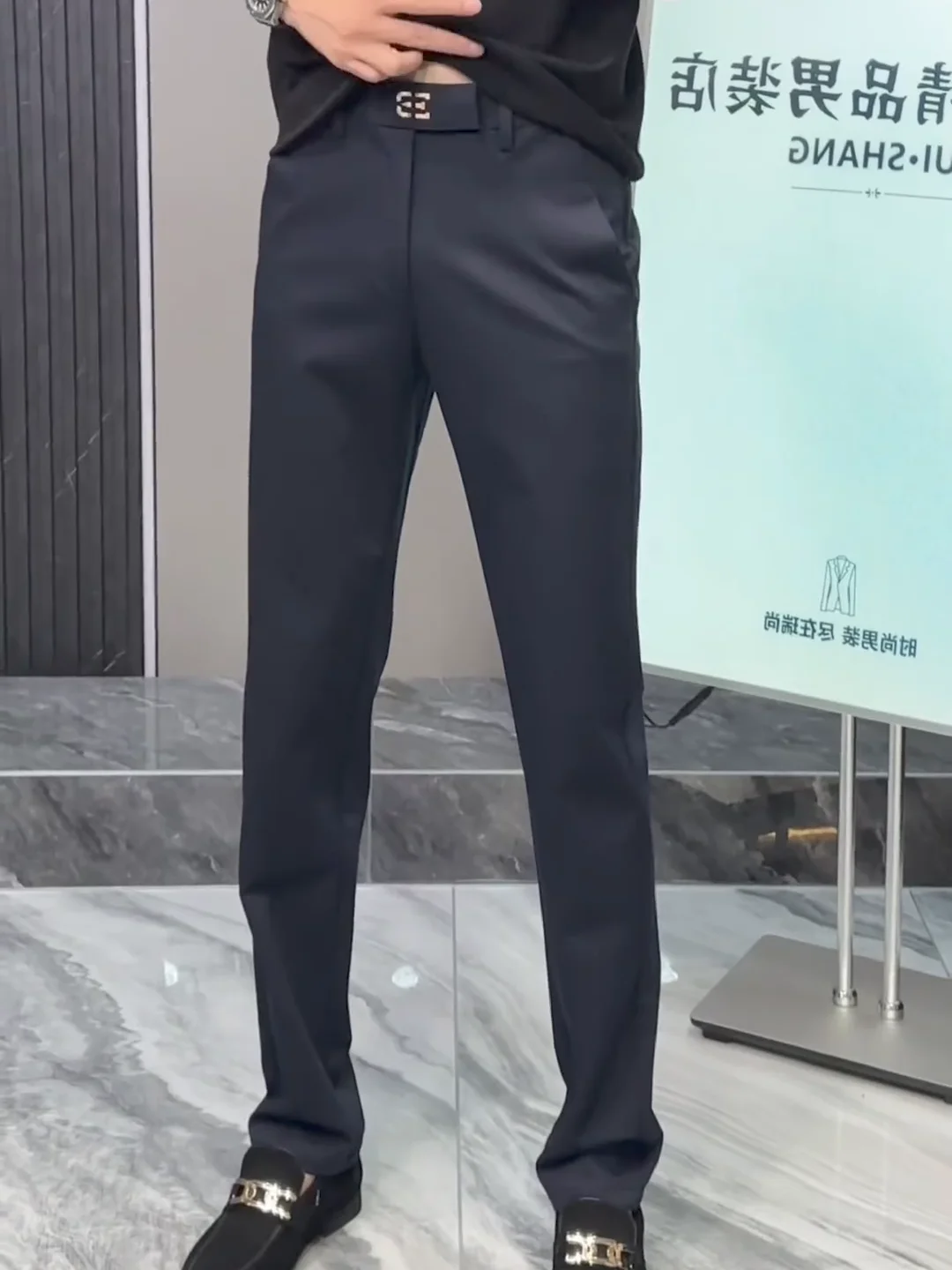 

Высококачественные модные мужские повседневные брюки, осенняя новинка, стильный деловой стиль, облегающий крой, не требует глажки.