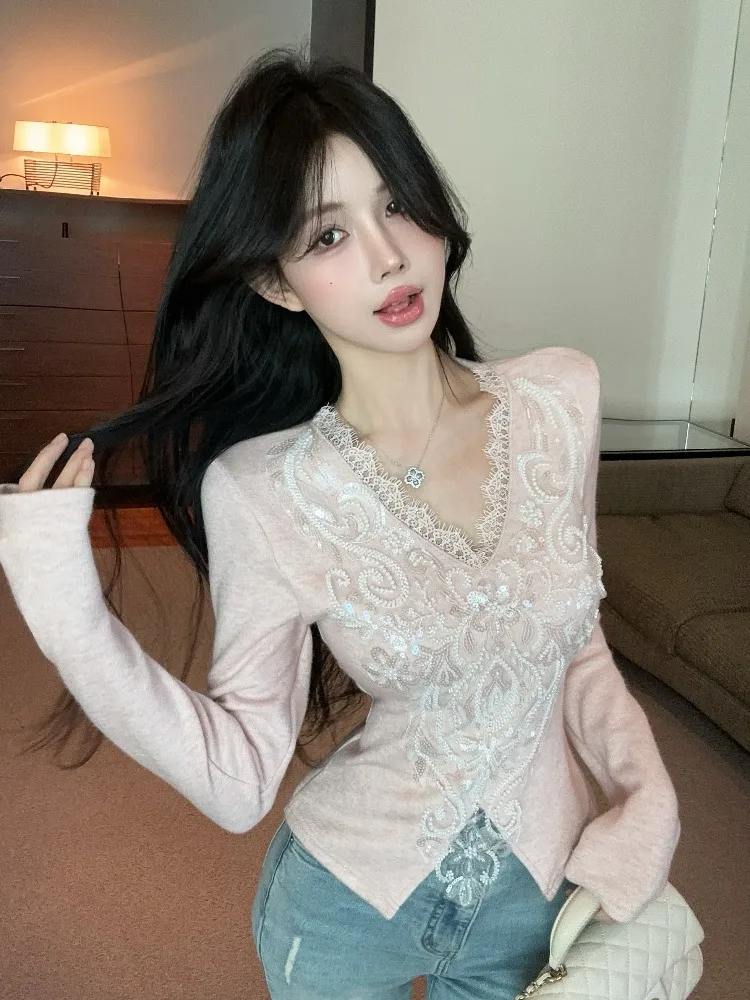 

Korean Style V-Neck Long Sleeve Embroidered Heavy Sequin Slim Fit Base Shirt Inner Wear Top for Women Autumn Design Fashion S...