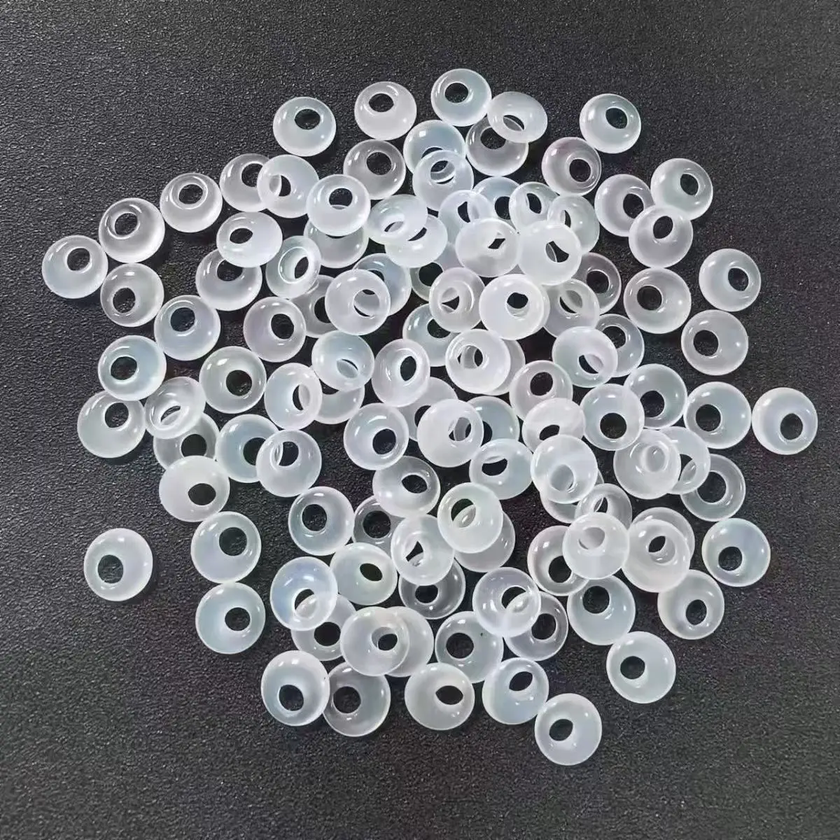 

Natural Agate Ice White Chalcedony Princess Buckle Fashion eccentric Buckle Trendy Internet Celebrant Pendant