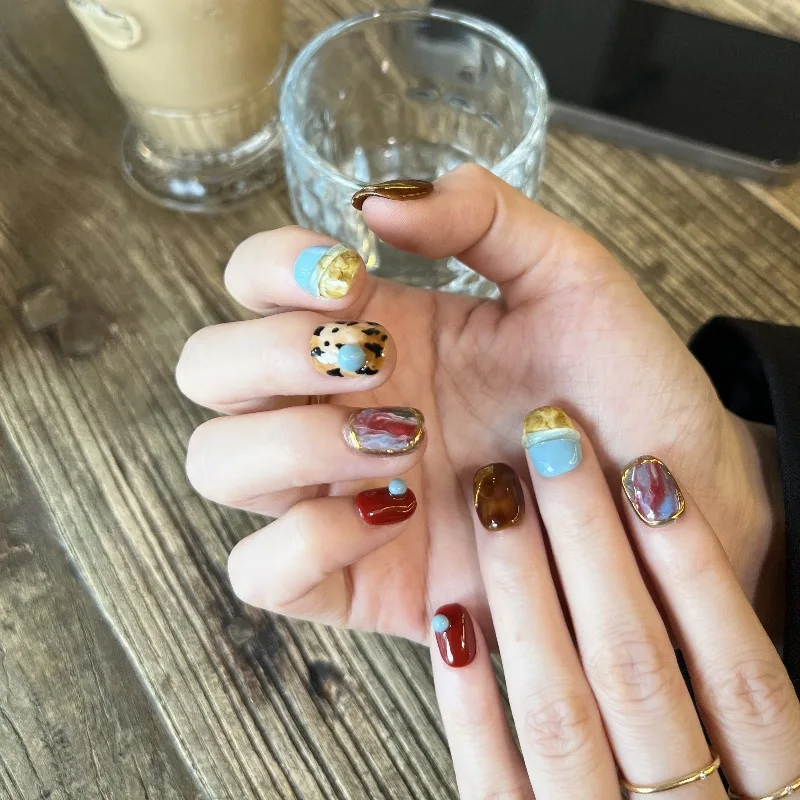 

10Pcs Handmade Nails Leopard-Print Ombre 3D Bead Short Style Press-On Nails Perfect for Gifting To Girls and Friends