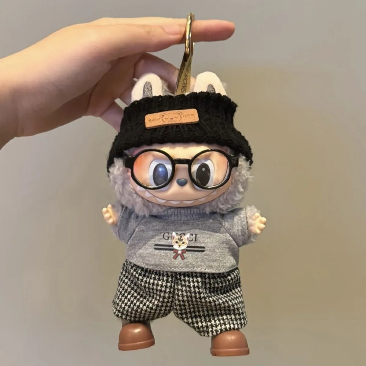 

2025 Hot-selling Labubu Doll Clothes One Two Three Generations of Clothes Mr. Houndstooth Cat Hat Top Suit Vinyl Doll