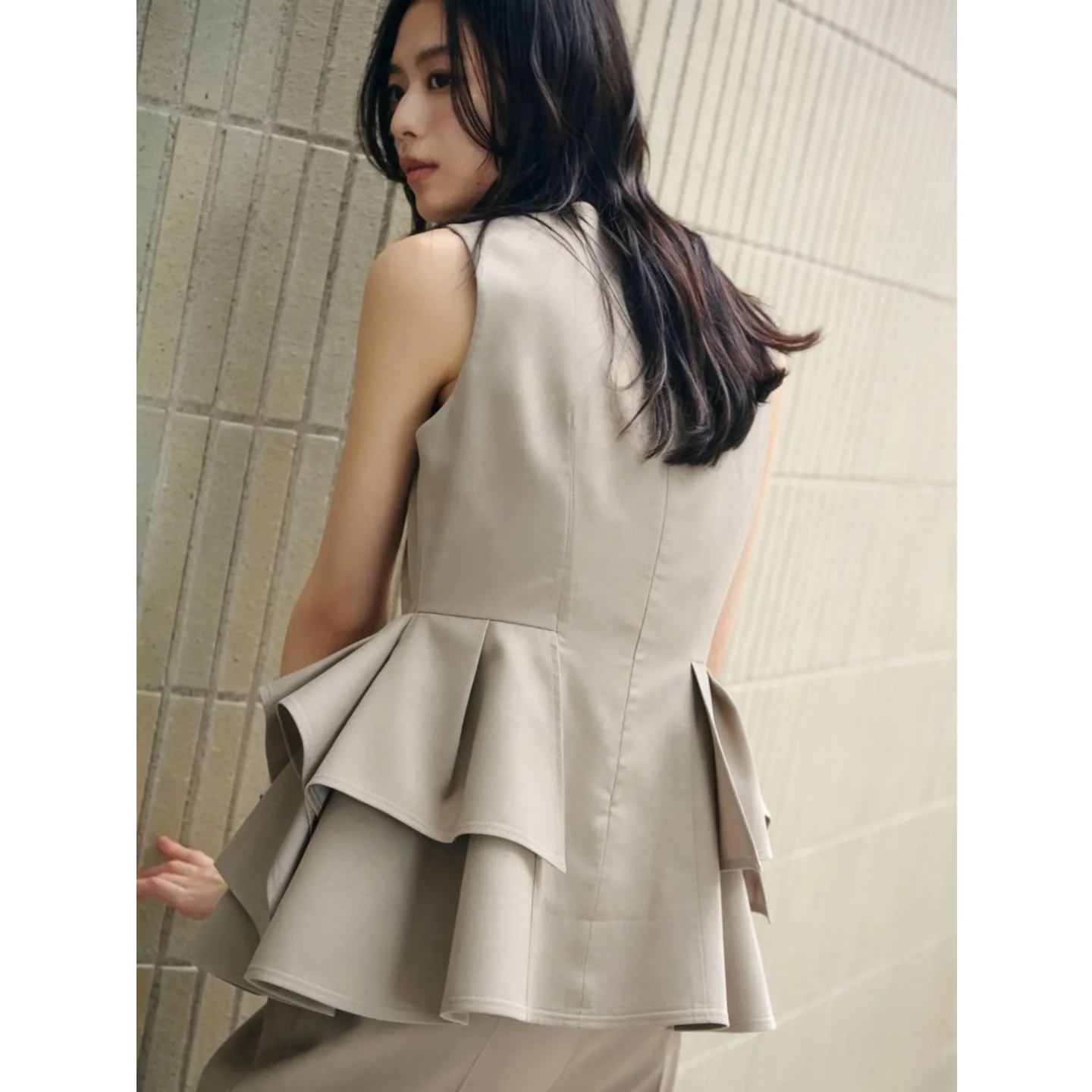 Spring Summer 2026 Sleeveless Floral Print Blouse Asymmetrical Hemline Slimming Effect Japanese Style Cross-Border Fashion