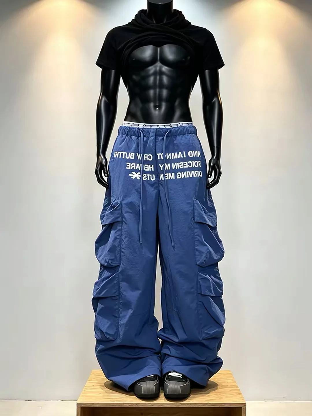 American Style Vintage Multi-Pocket Pleated Paratrooper Work Pants Women Autumn 2026 New Pear Body Shape Lazy Long Trousers