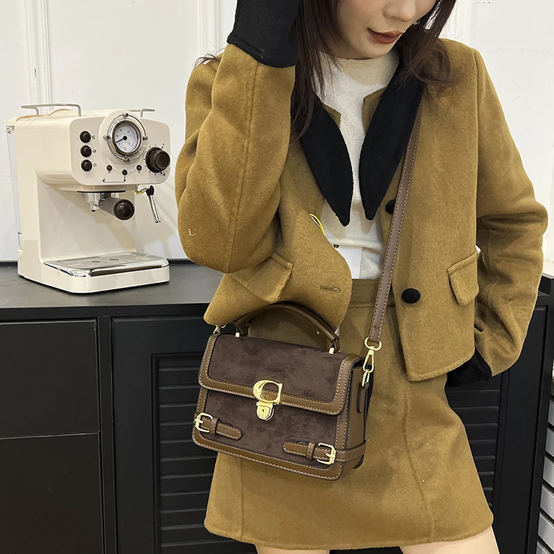 

Stylish Unique Crossbody Handbag With Leather Letter Logo Vintage Design For Fashionable Women Large Capacity