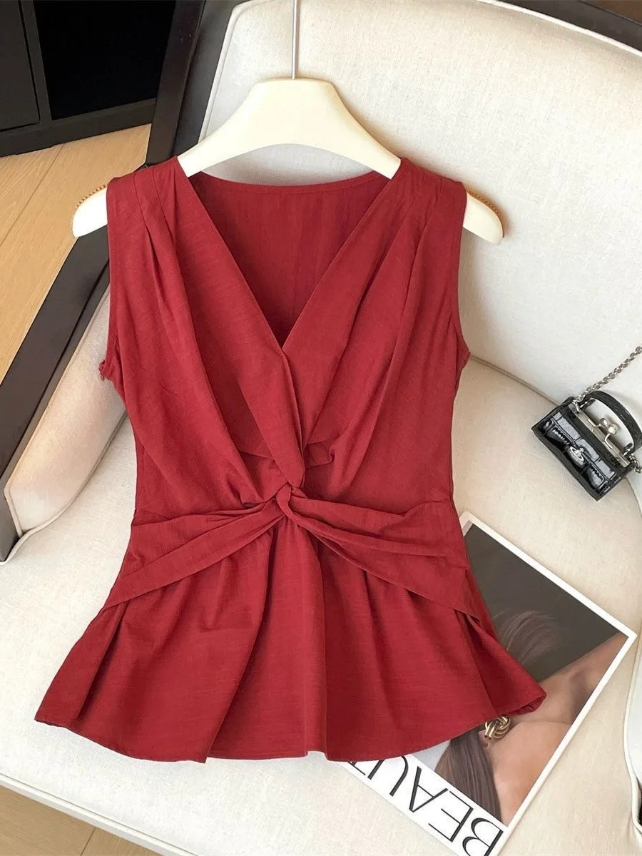 

Elegant Yellow Vest Shirt Women's Short Design Sensation Spring 2026 Slim Fit V-neck No-sleeve Pure Color Commute Style