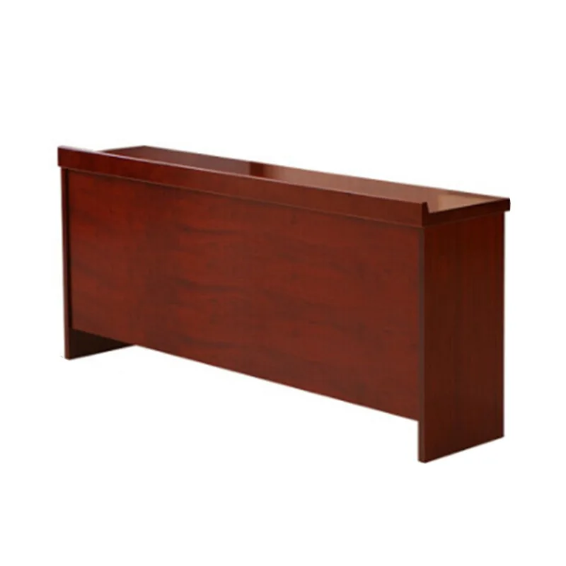 

Two people, three people, long conference table, simple and modern training