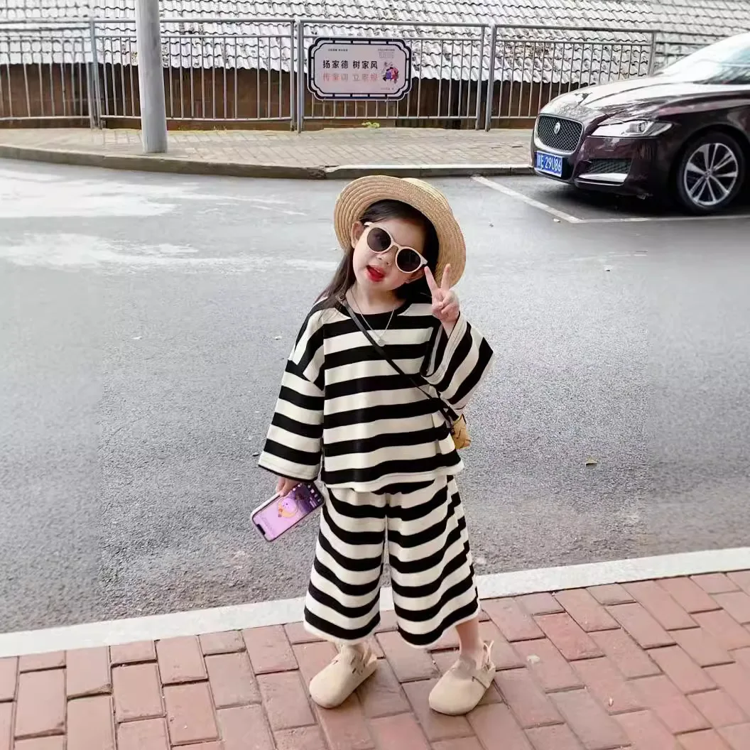 Girls Suit 2024 Autumn New Childrens Wear Korean Style Baby Girl Striped Top Nine Points Wide Leg Pants Two-piece Set Casual