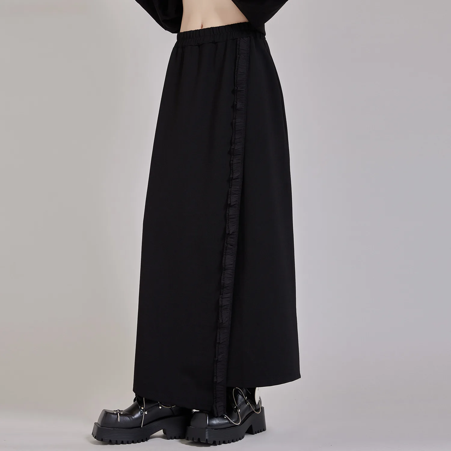 

Women's Waist-Fitted Mid-Length Skirt Irregular Hem Wooden Ear Fashionable Skirt casual and versatile Black
