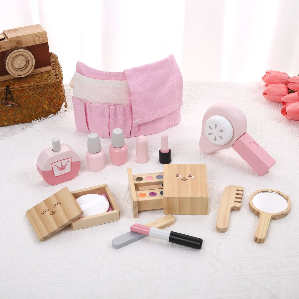 

Деревянная повязка, игровой домик, имитация косметика, набор игрушек, фен, расческа, помада, девочка