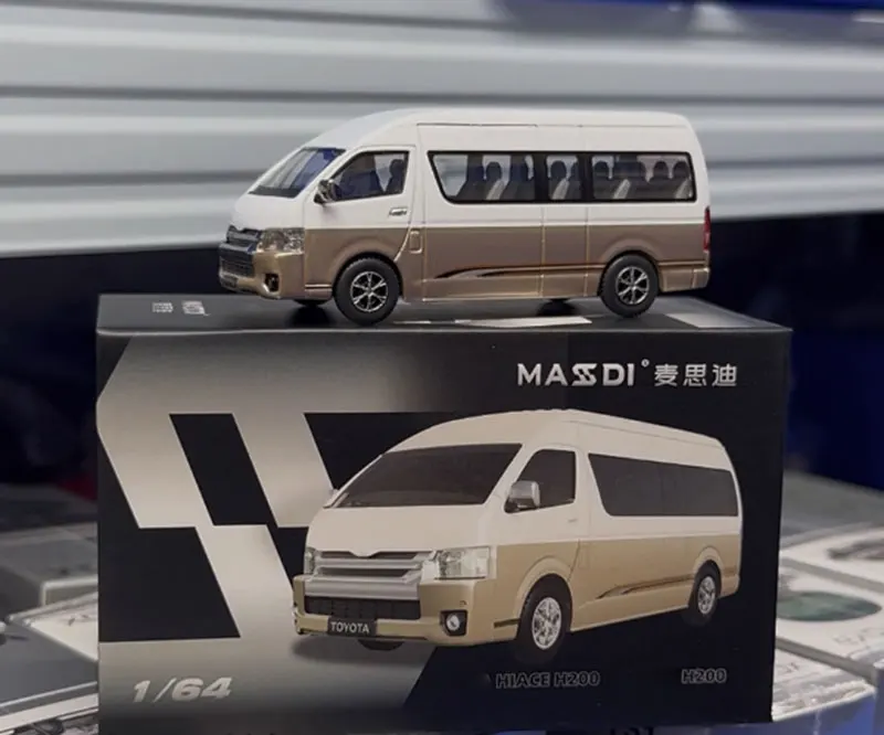 

Модель автомобиля MASDI 1:64 HiaceH200 WhiteGold TYT3800