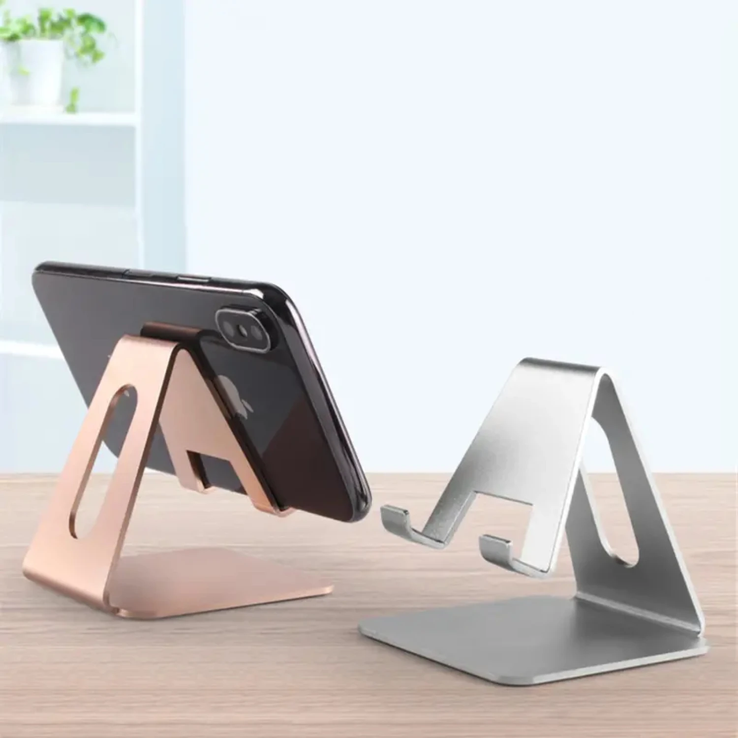 Metal Mobile Phone Holder Stand On Desktop Aluminum Alloy Tablet Holder For IPhone IPad Xiaomi Universal Table Cell Phone Stand