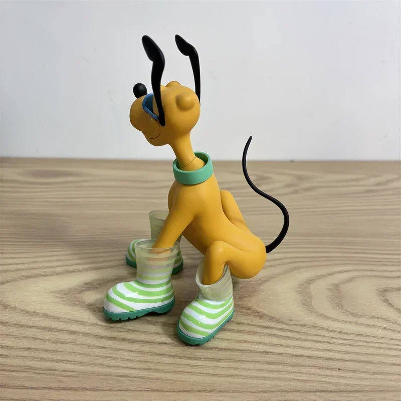 15 cm Disney Plutone Topolino Figura Decorazione del fumetto Anime Ornamenti fatti a mano per bambole Regalo di compleanno Bambini Brithday Giocattoli di Natale