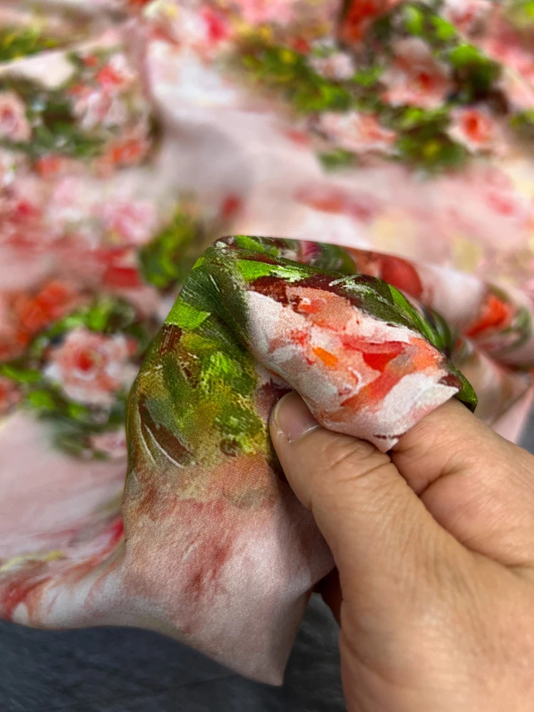 Stretch Crêpe De Chine Zijden Wikkelrok Stof Moerbeizijde Overhemd Rokmateriaal Een Boom Van Bloemen