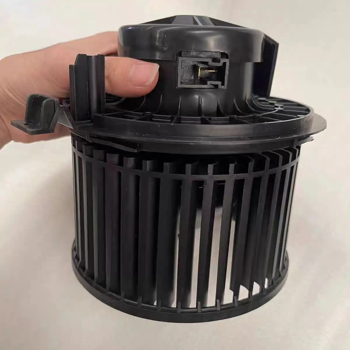 

For Dongfeng Fengshen A60 & E70: HVAC Blower Fan Motor Assembly