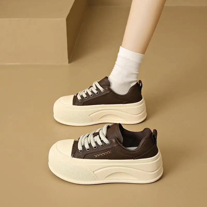 أربعة مواسم في الهواء الطلق أحذية نسائية خفيفة الوزن متعددة الاستخدامات مريحة أحذية مفلكنة المضادة للانزلاق تنفس الأحذية 2026 #3