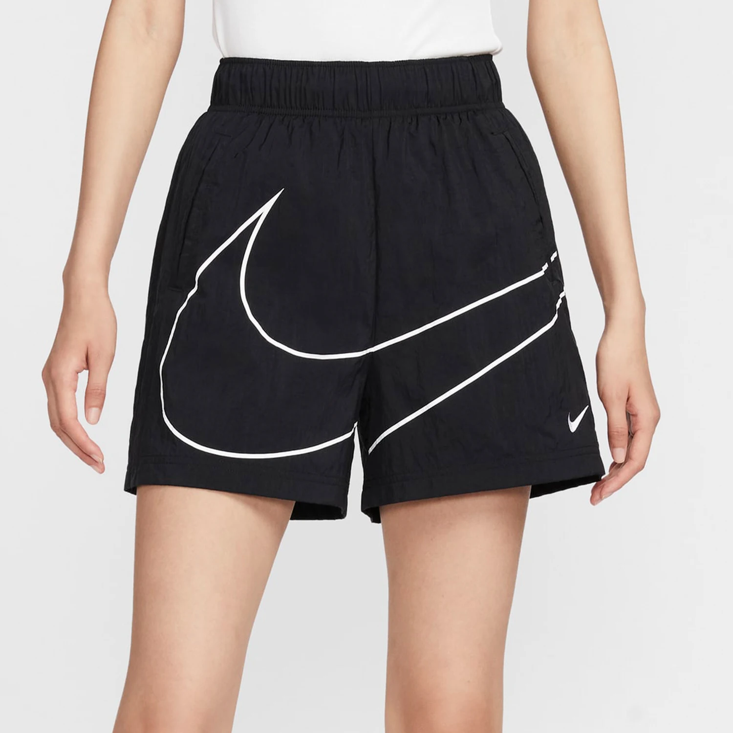 

Официальные оригинальные женские свободные модные простые тканые шорты Nike 2024, HM4633-010