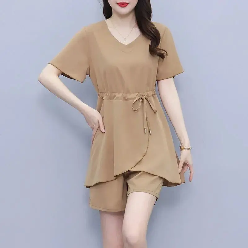Women's Loose Fit Short Sleeve Tops And Shorts Set Casual Summer Outfit For Mom Stylish Two Piece Clothing Tummy Covering Design