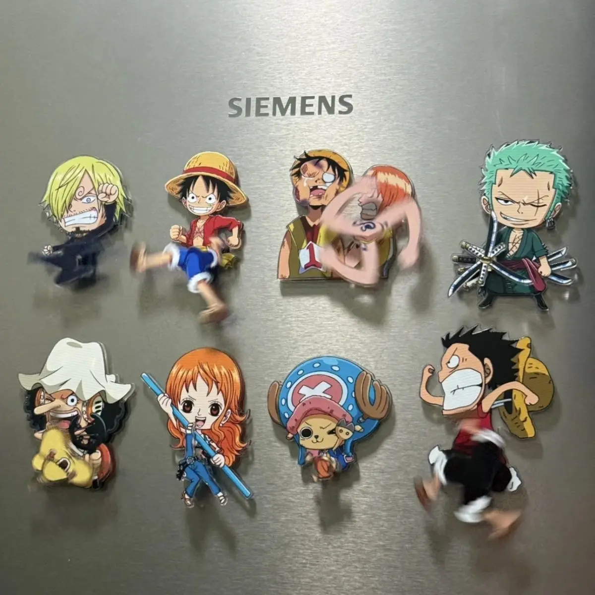 

One Piece 3D Rotating Refrigerator Magnet Chibi Cartoon Anime Character Creative Decorative Magnet Collectible Gift for Fans