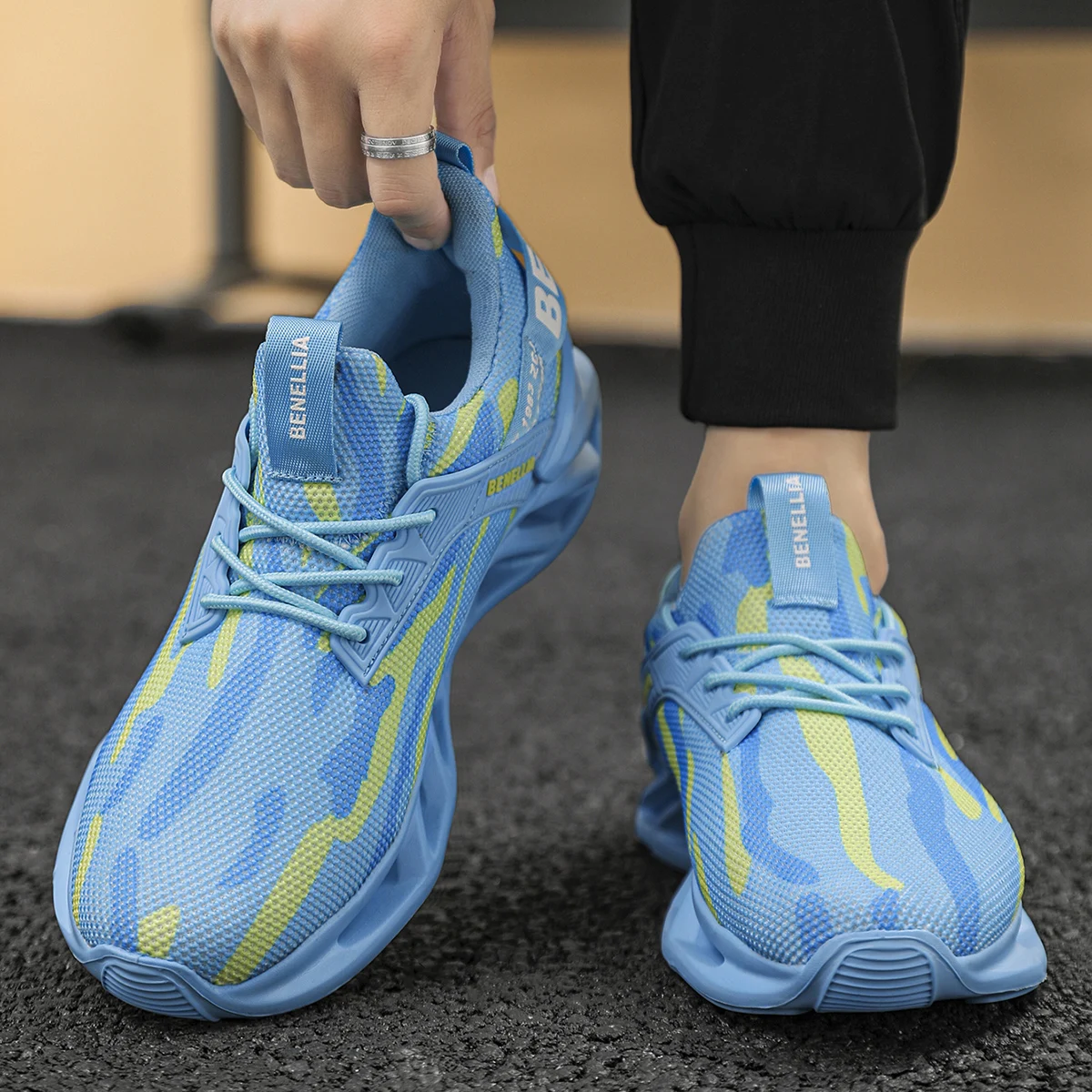 2026 New Women's Blade Running Shoes – Breathable, Slip-Resistant, Comfortable, and Stylish for All-Day Wear; Unisex Design Suitable for Both Men and Women