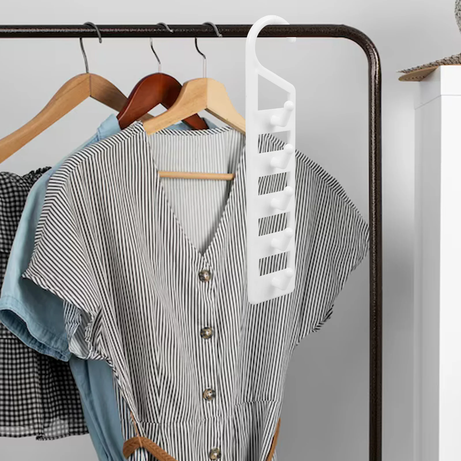 

6pcs Multifunctional Hangers Space Savers Closet ganizers Heavy Duty Vertical Clothes Hooks for Jeans Shirts Storage Dorm Travel