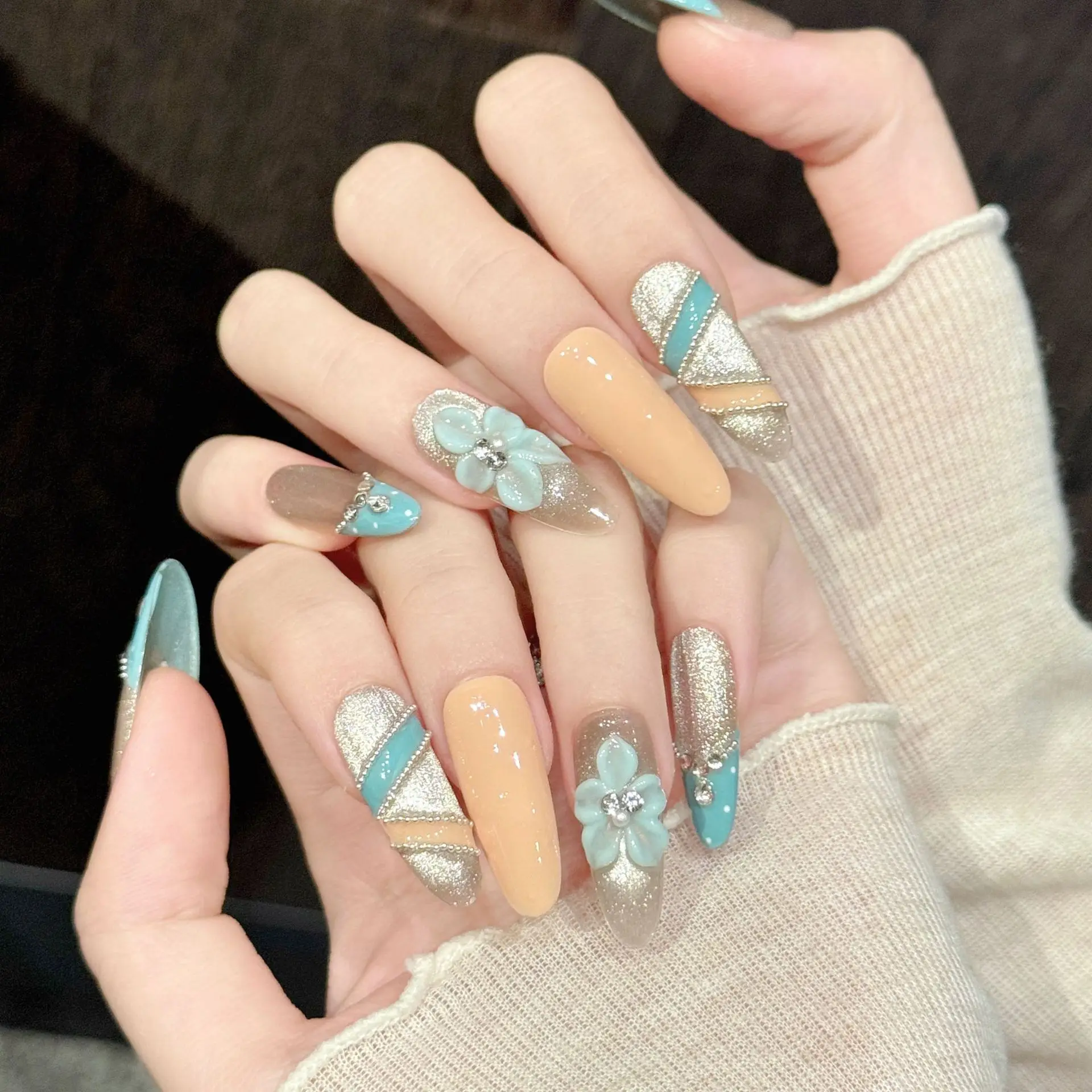 10pcs Almond Cat Eyes False Nails Handmade Press On Nails 3D Carved Diamond Decor For Women Party Photo Styling Resin Nails Tips