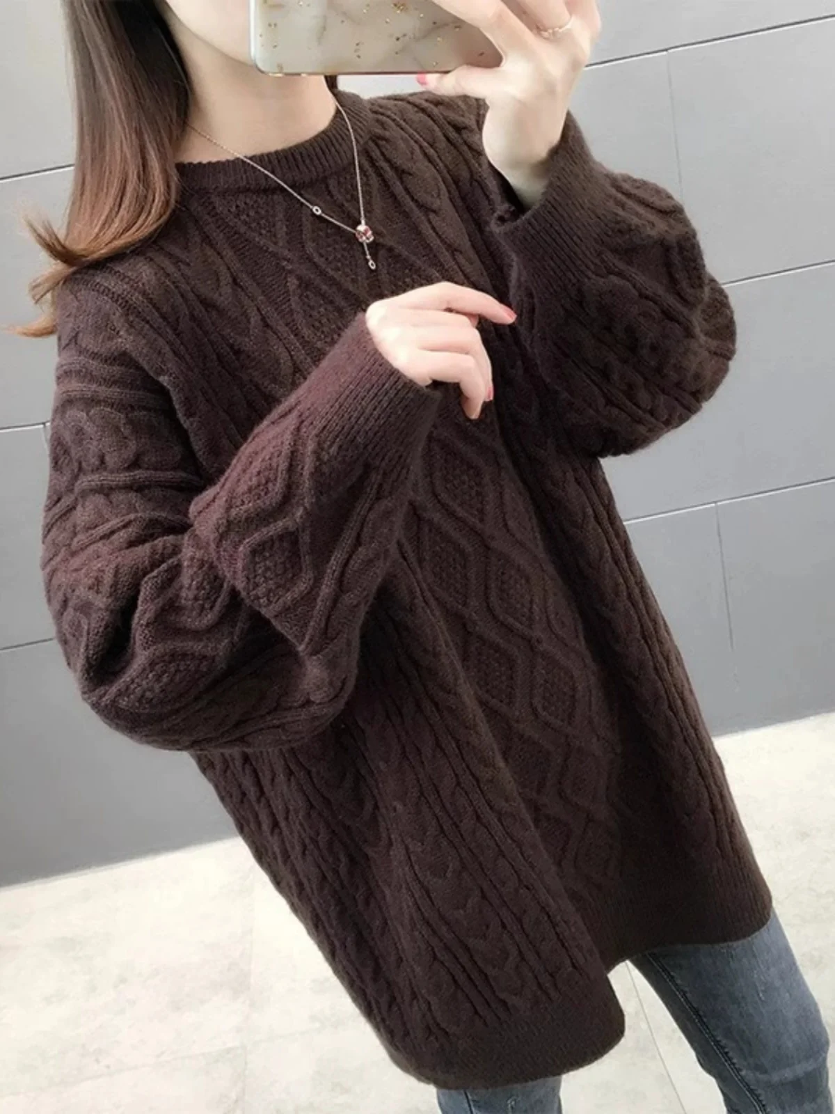 루즈핏 여성 니트 스웨터 2023 겨울 라운드 넥 오버헤드 스타일 단색 레이지 패션 태슬 디자인 출퇴근 트렌드