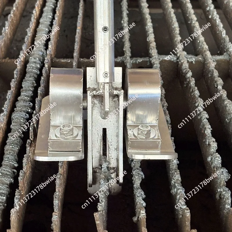 Sword grid slag remover, efficient and labor-saving, small manual sword slag cleaner, rack, blade, and waste slag cleaning