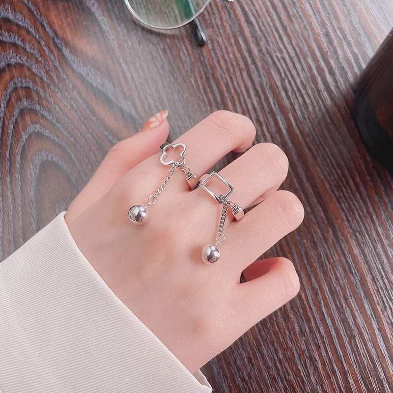 Chaoshengs925Sterling Silver Hollow Four-Leaf Clover Stitching Tassel Ball Chain Ring Elegant Fashion Creative Style Ring