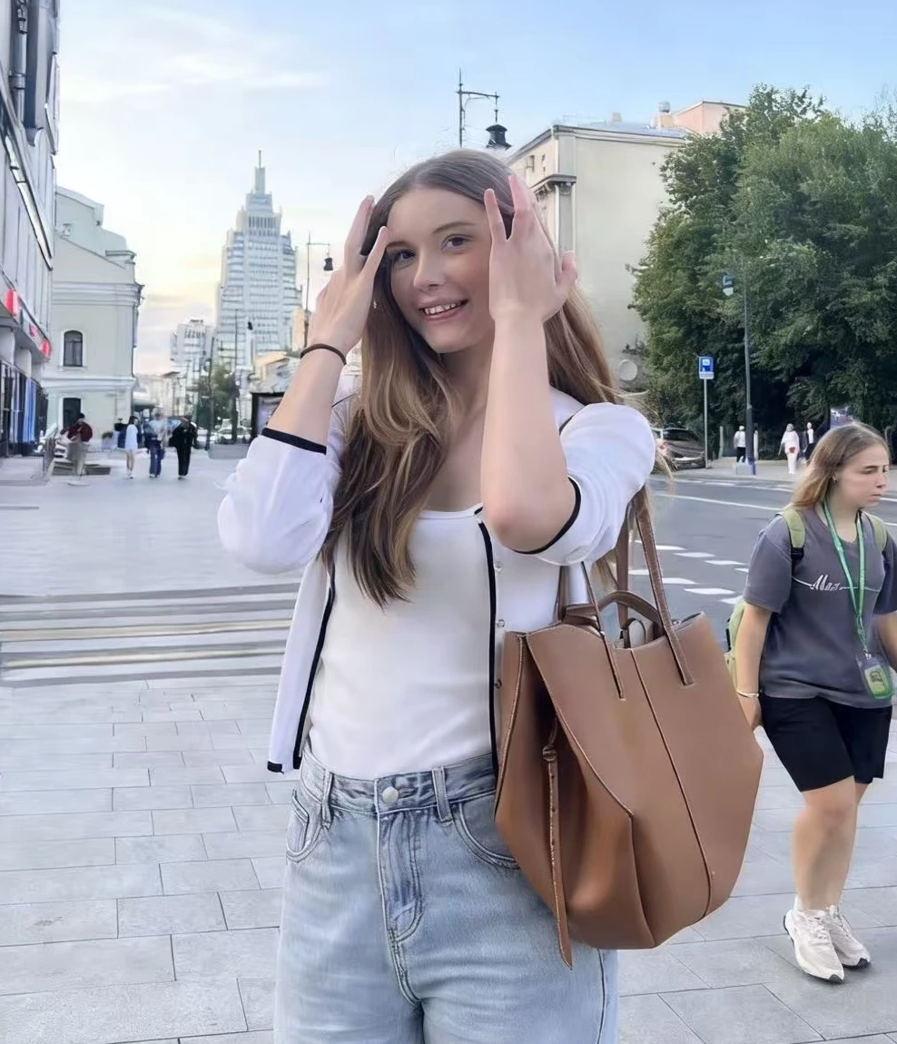 

French Style Fashionable Backpack, Leather Large Capacity Crossbody Bag, Fashionable Design Underarm Large Capacity Shoulder Bag