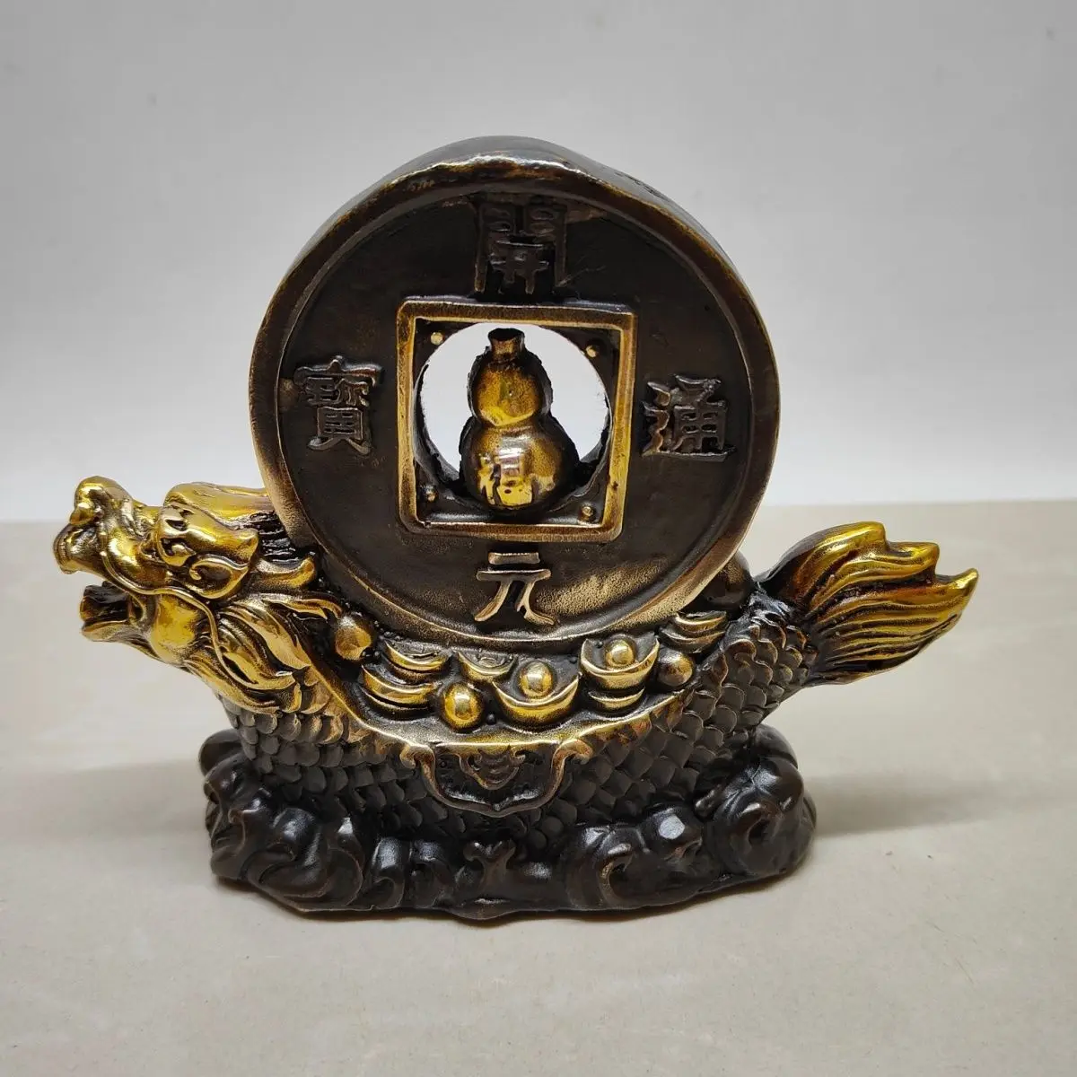 Lucky Treasure Dragon Boat Ornament One material, brass imitation copper gilt retro craftsmanship weighs about 550 grams